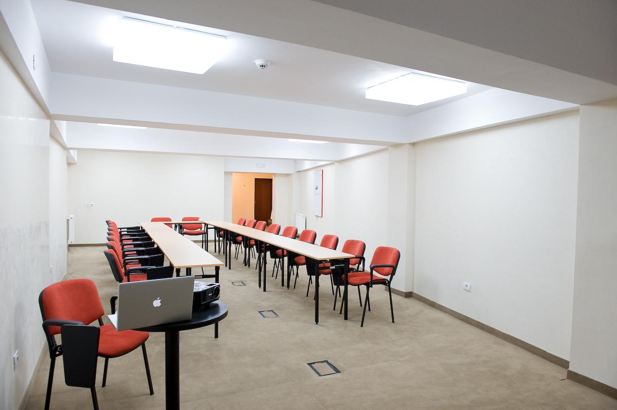 Kosher Hotel Lev Or Boekarest Buitenkant foto
