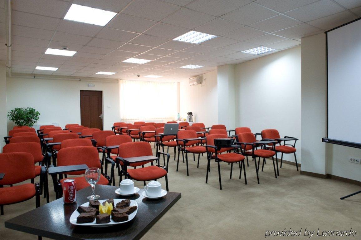 Kosher Hotel Lev Or Boekarest Buitenkant foto