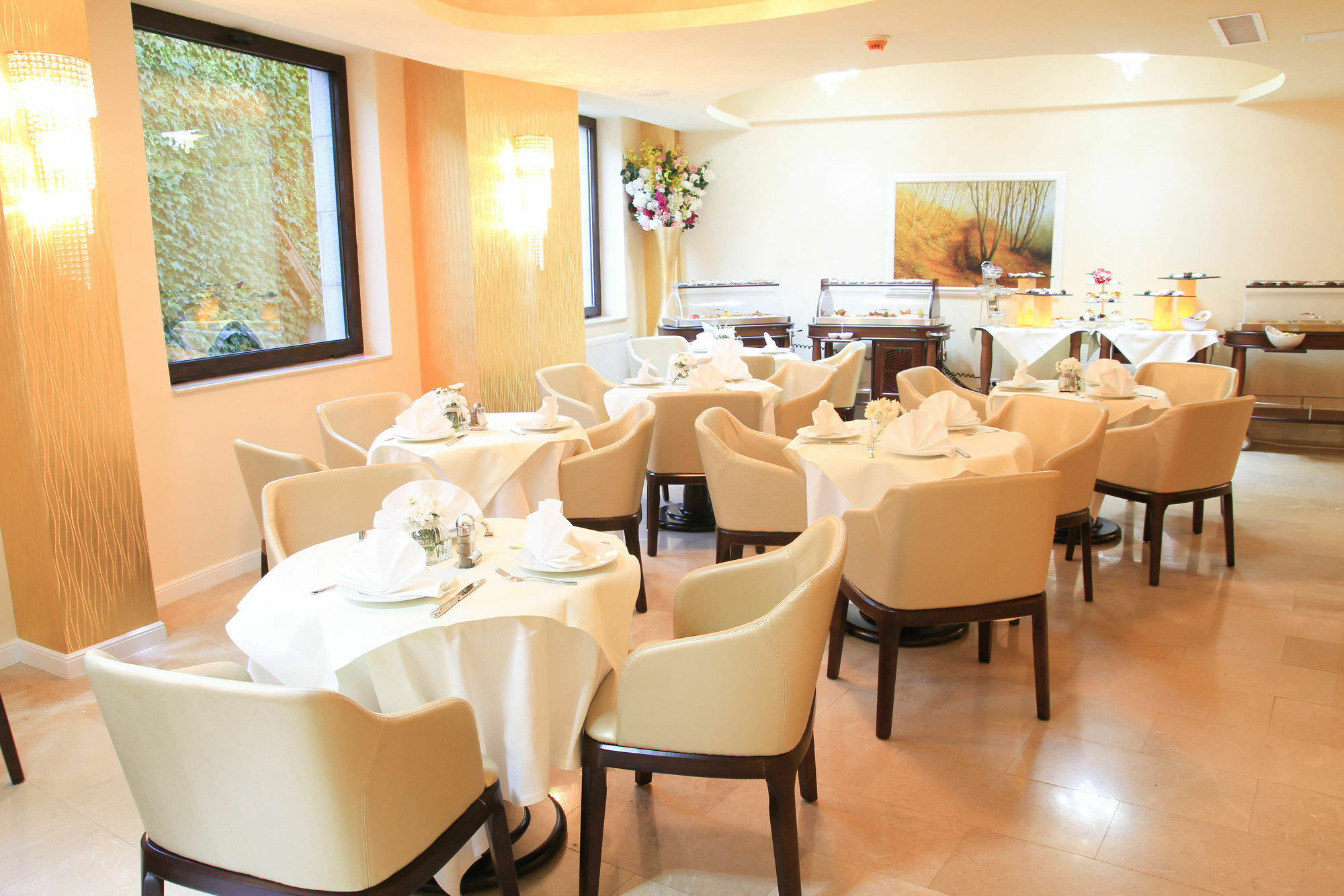Kosher Hotel Lev Or Boekarest Buitenkant foto